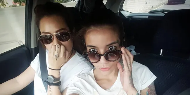 Sheila Marcia Foto Bareng Teman Ceweknya Yang 'Cool Abis'