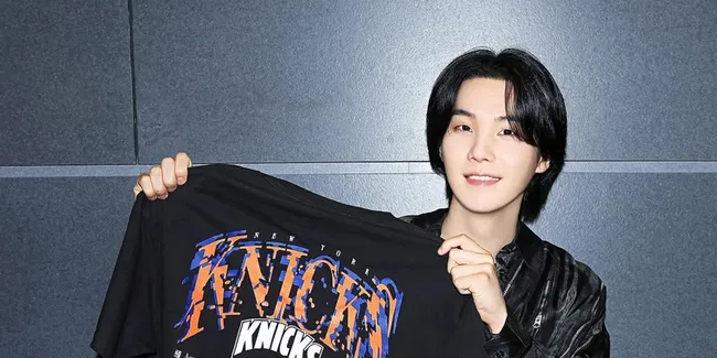 Suga BTS Kembali Main Instagram Pasca 2 Tahun Vakum, Tampil Bawa Gitar dengan Potongan Rambut Baru