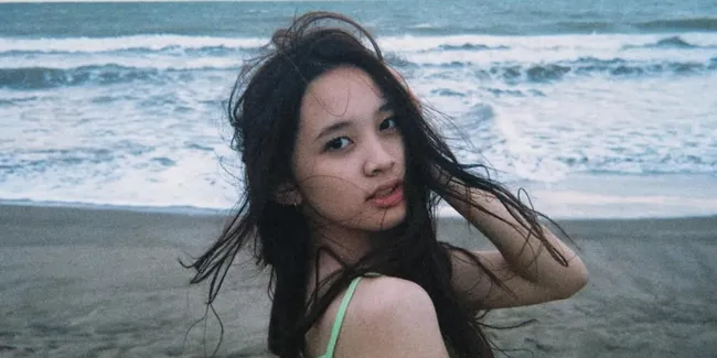 Sybil Putri Zaskia Adya Mecca Bikin Short Movie di Usia 15 Tahun, Syuting di Tepi Pantai