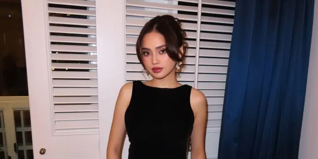 Syifa Hadju Tampil Elegan di Ultah Maia Estianty yang ke-50: Look Makeup Flawless