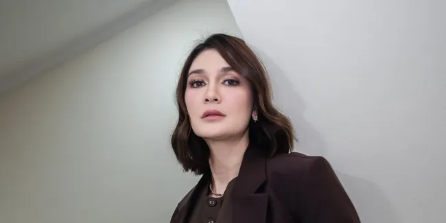 Syuting 'SUZZANNA SANTET' Hanya 30 Hari, Luna Maya Puji Chemistry dengan Reza Rahadian