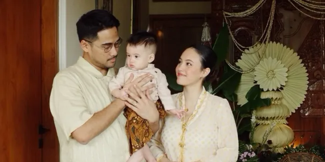 Tedhak Siten Anak Anggika Bolsterli, Lestarikan Budaya Jawa