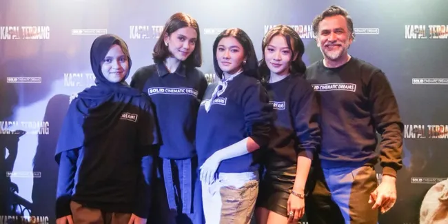 Terinspirasi Peristiwa Woyla, Film 'KAPAL TERBANG' Bawa Pesan Kemanusiaan dengan Setting Tahun 80-an