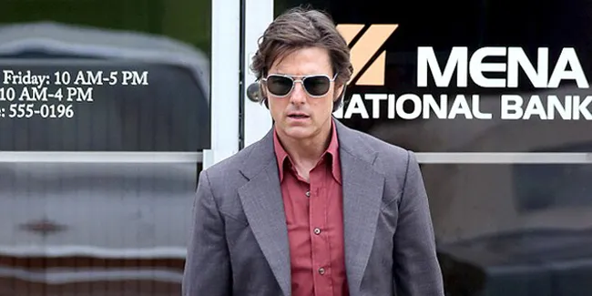 Tom Cruise Bawa Koper Berisi Uang Hasil Penyelundupan Narkoba?