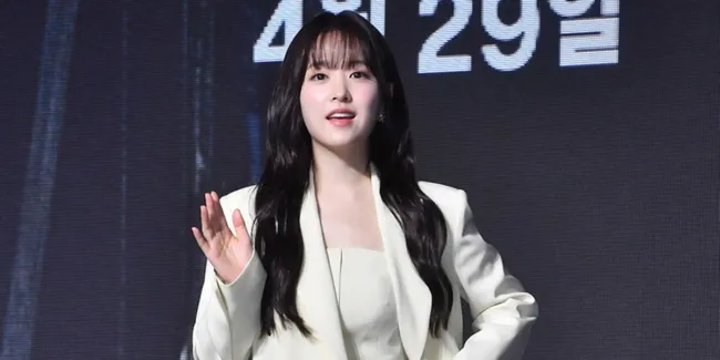 Totalitas, Park Bo Young Turunkan Berat Badan & Tampil Bare Face di 'GOLD LAND'
