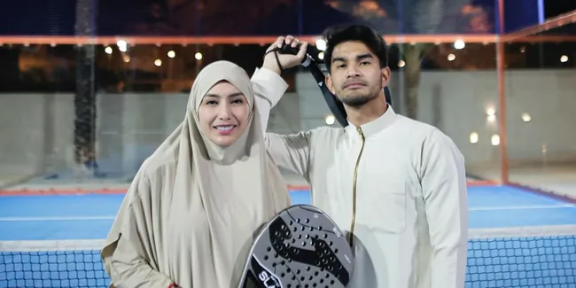 Tyas Mirasih & Tengku Tezi Main Padel Pakai Baju Syar'i