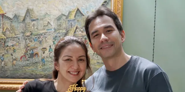 Ultah Darius Sinathrya Dirayakan Hangat di Rumah, Donna Agnesia Tulis Pesan Cinta