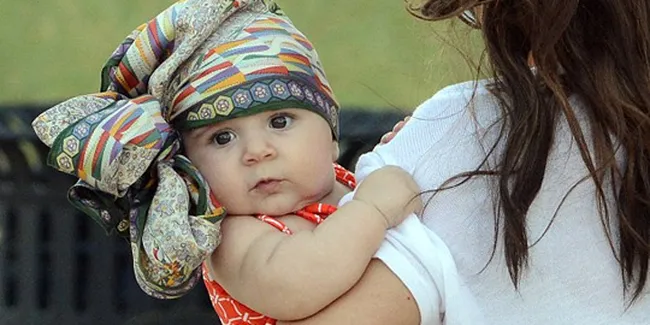 Wajah Imut Putri Kourtney Kardashian Saat Pakai Turban
