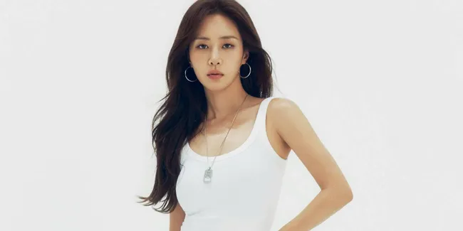 Yuri SNSD Ucapkan Perpisahan Emosional untuk SM Entertainment