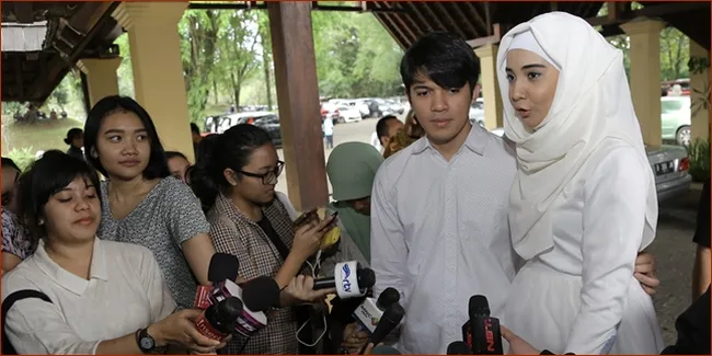 Zaskia Sungkar - Irwansyah Romantis di Nikahan Risty - Stuart