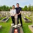 Ira Wibowo dan Ari Wibowo Nyekar ke Makam Sang Ayah