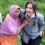Potret Penampilan Nafa Urbach Akrab dengan Warga