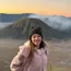 Potret Shanty Nikmati Sunrise di Gunung Bromo, Jatuh dari Motor 