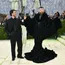 Sam Smith Tunangan dengan Christian Cowan Setelah 3 Tahun Pacaran
