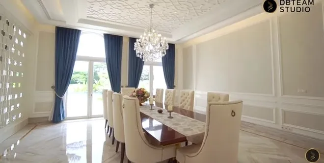 Bikin Melongo Begini Penampakan Rumah Si Crazy Rich Surabayan