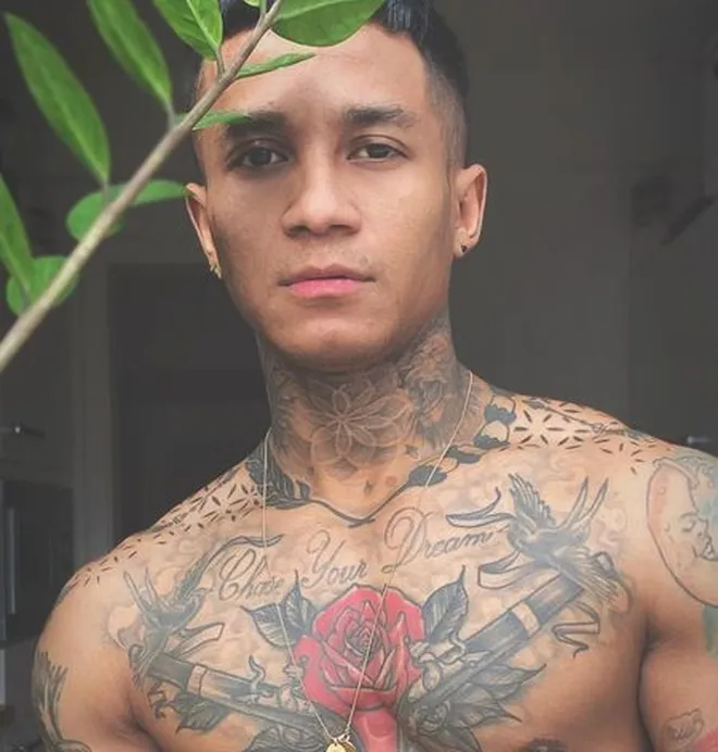 8 Potret Fabio Toba, Bintang Film Dewasa Gay Asal Indonesia ...