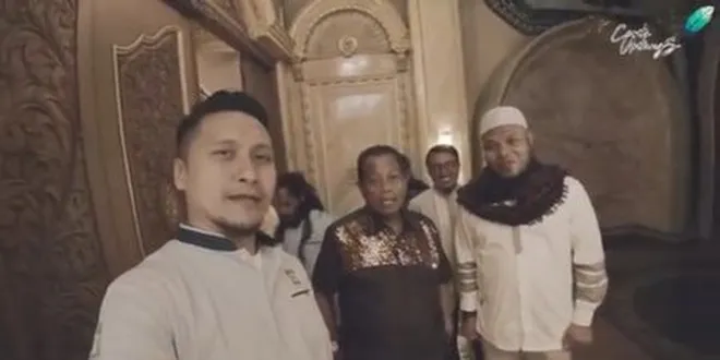 8 Potret Rumah Crazy Rich Palu yang Sedang Viral, Berlapis ...