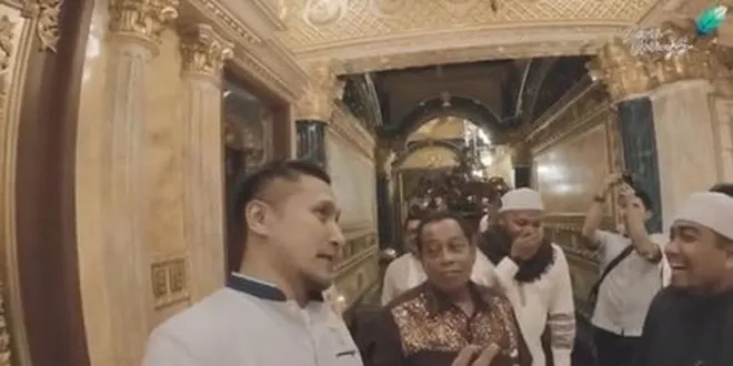 8 Potret Rumah Crazy Rich Palu yang Sedang Viral, Berlapis ...