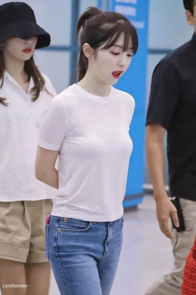 Cuma Pakai Kaus Polos \u0026 Celana Jeans 