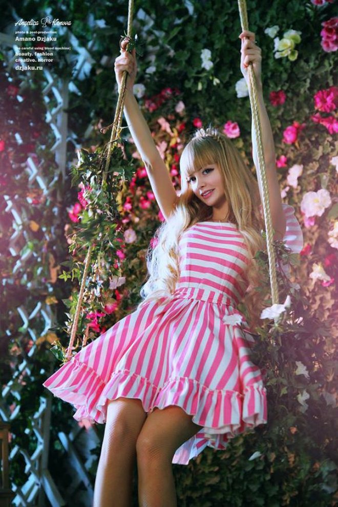 Foto Angelica Kenova, Barbie Cantik Rusia Yang Gemparkan ...