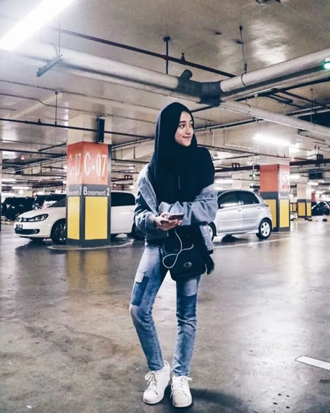 FOTO: Baru Lulus SMP, Hijabers Shirin Al Athrus Makin ...