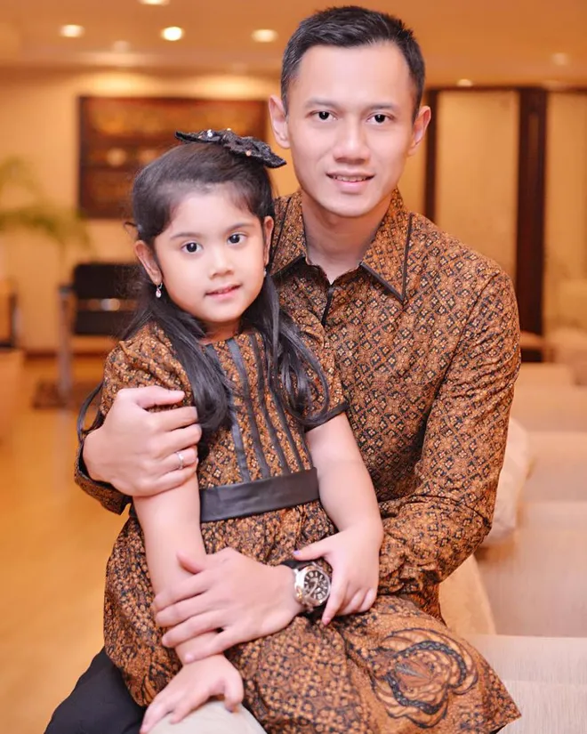 Foto Kemesraan Agus - Aira Yudhoyono, Bikin Mupeng Jadi 