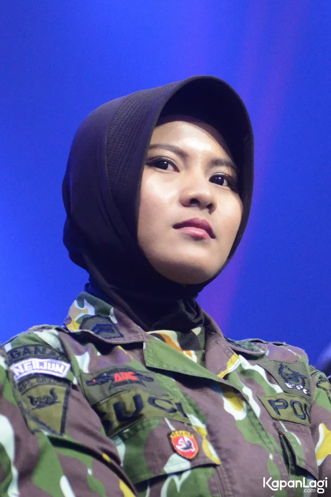  Foto  Polwan  Gegana Cantik Ini Bikin Hati Kamu Diteror 