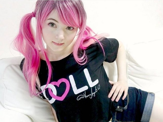 FOTO Venus Angelic Bule Cantik Yang Jadi Boneka Hidup di FOTO Venus Angelic Bule Cantik Yang Jadi Boneka Hidup di