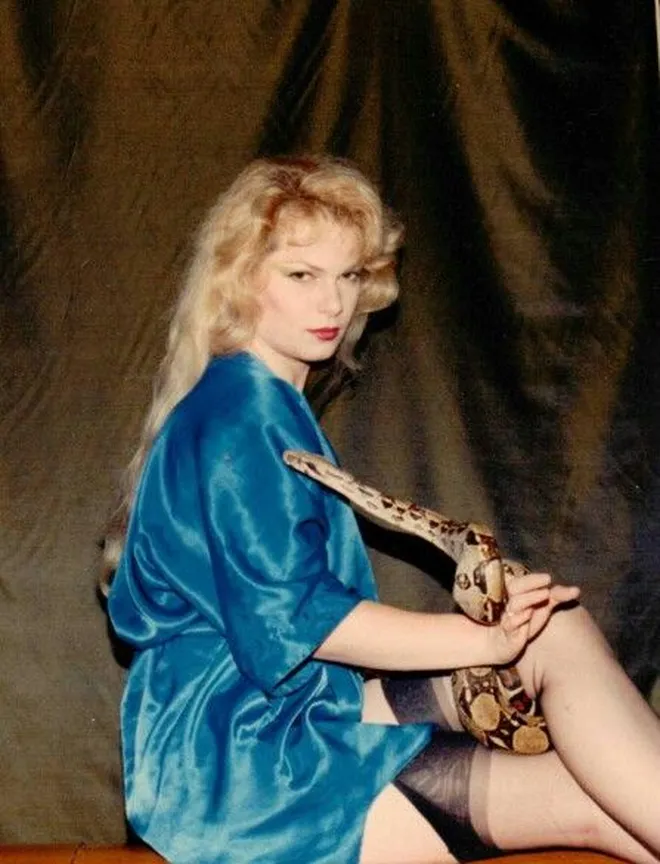 zeena_schreck_kembaran_taylor_swift 20160913 001 rita