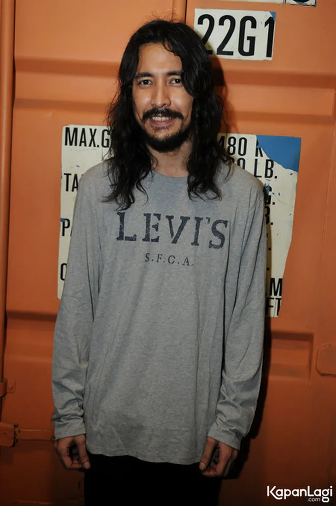 Ganteng! Ini Tampilan Panggung Ello Yang Makin Gondrong Berbahaya -  Kapanlagi.com