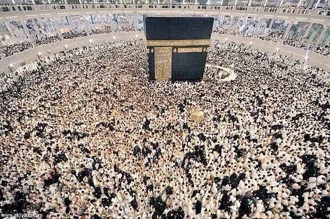 Megah Bercahaya, Foto-Foto Salat Tarawih di Mekah Ini 