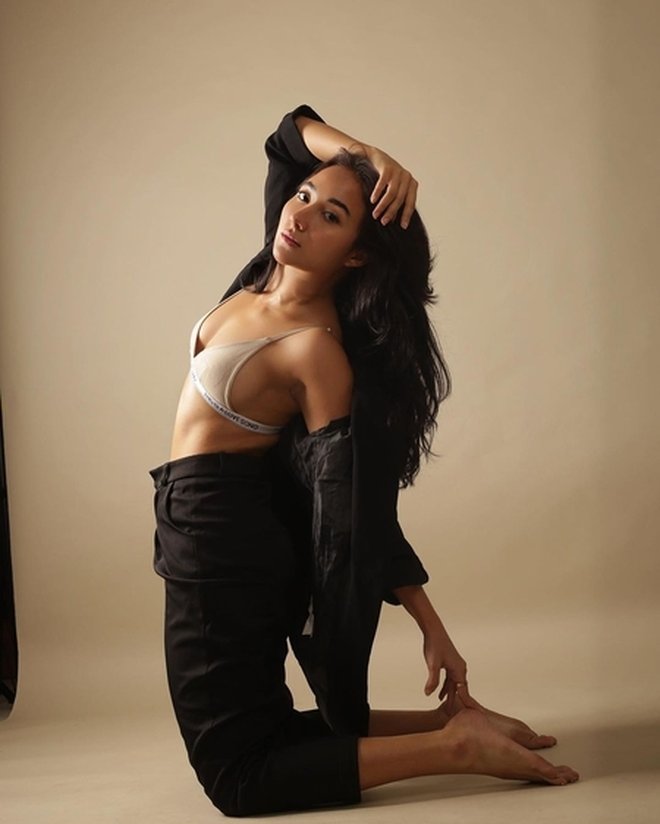 Potret Naomi Zaskia Mantan Pacar Sule yang Makin Hot, Pede Tampil Topless -  Kapanlagi.com