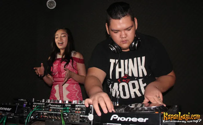 Serunya Manda Cello Saat Belajar Jadi DJ, Ajeb-Ajeb Abis ...