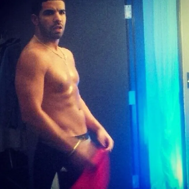 Wow Para Penyanyi Pria Ini Telanjang Dada di Instagram ...