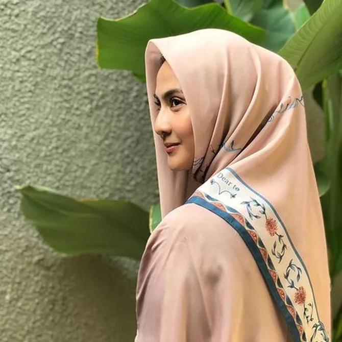 dian sastro hijab