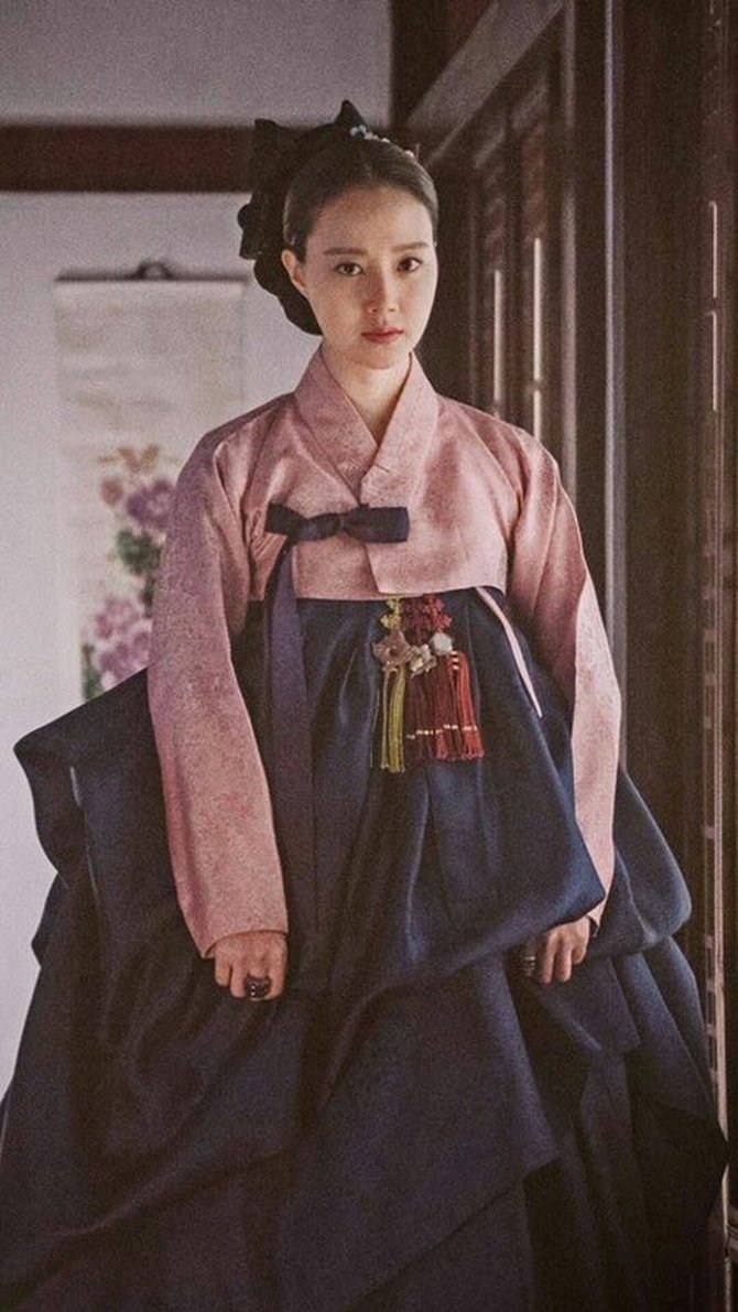Han hyo joo hanbok clearance