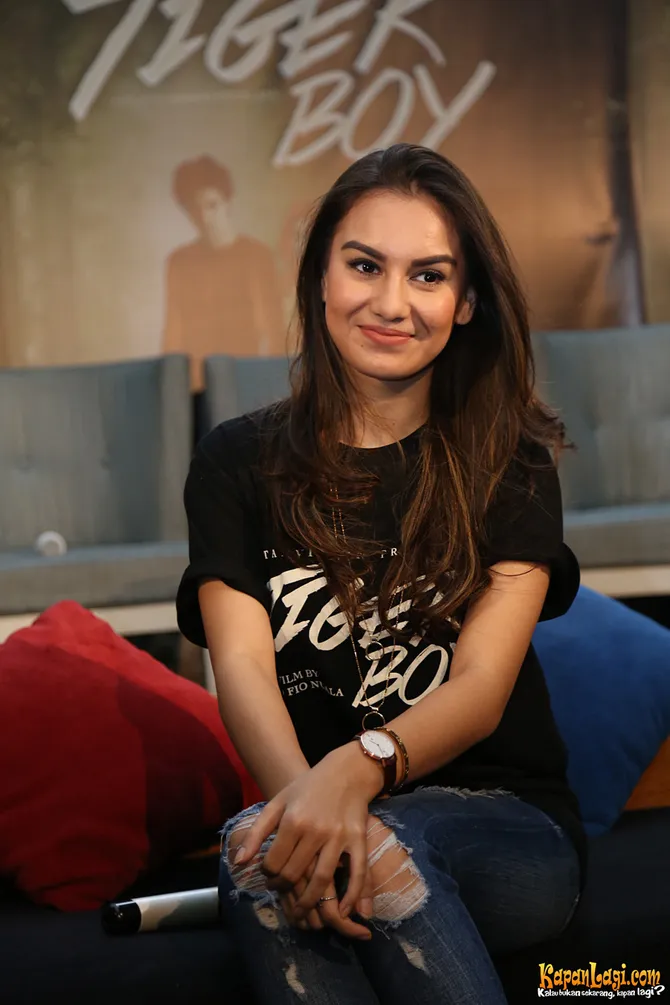 Di usia 19 tahun, Irish Bella sudah jadi tulang punggung 