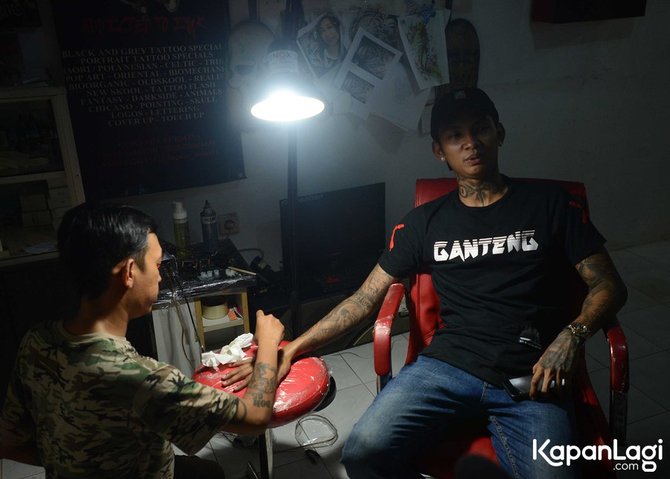 Bikin tato  wajah Ahok di tangan Young Lex tak peduli 