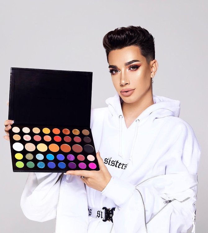 9 Fakta James Charles: Soal Orientasi Seksual Hingga 