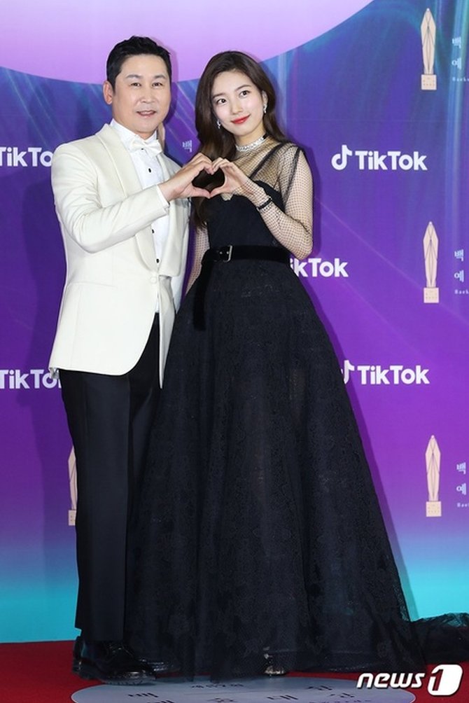 Stars Dazzle On The 55th Baeksang Arts Awards Red Carpet