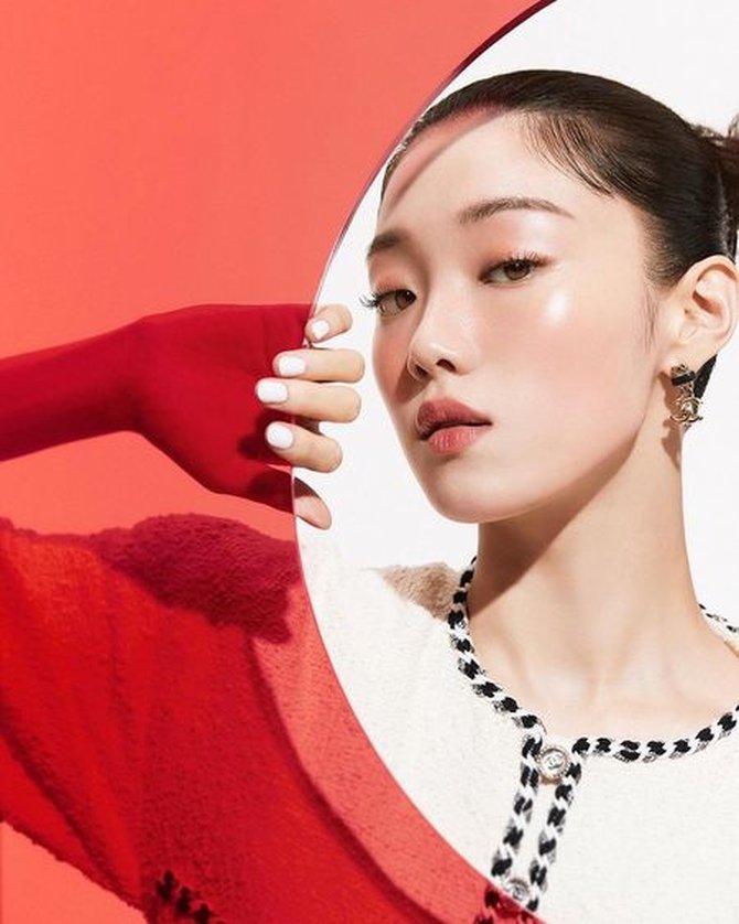 Lee Sung Kyung in Chanel leesungkyung chanel  Instagram