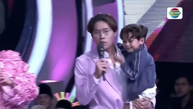 Levian digendong Rizky Billar