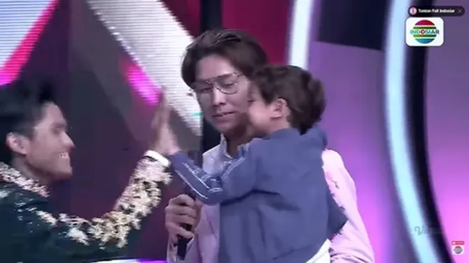 Levian tos dengan Valen