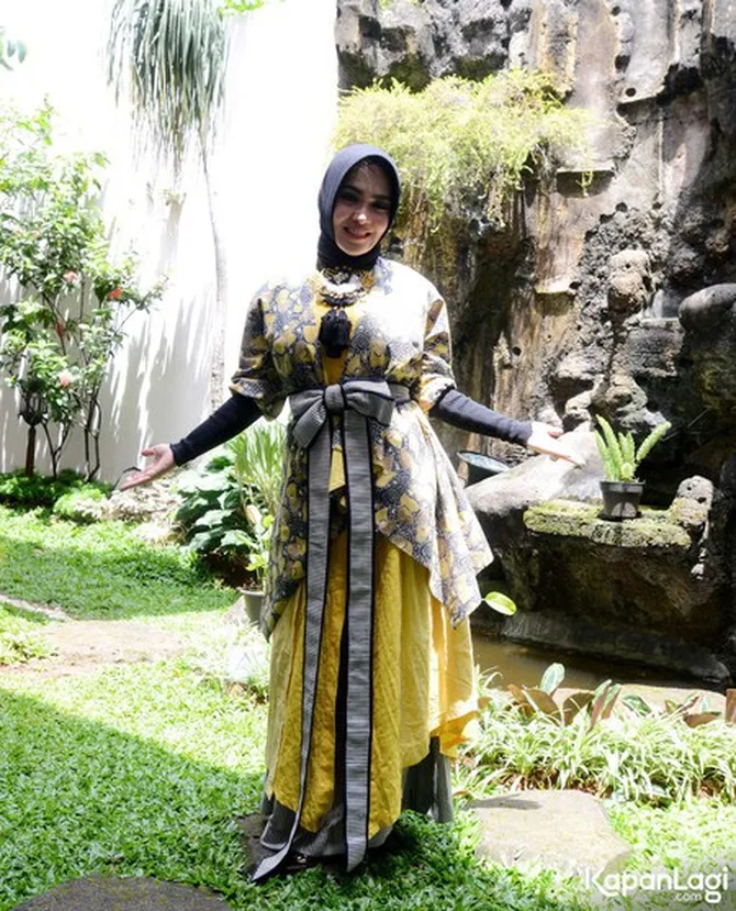 Syahrini ethnic dress discount