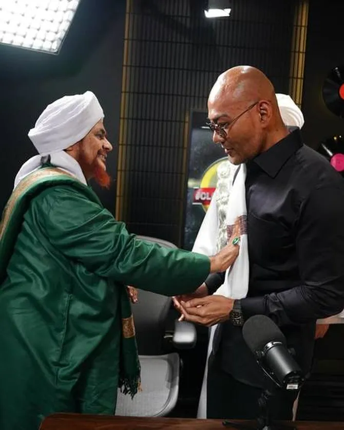 Momen Deddy Corbuzier Kembali Bertemu Habib Umar bin HafidzPertemuan Kedua Setelah Dua Tahun