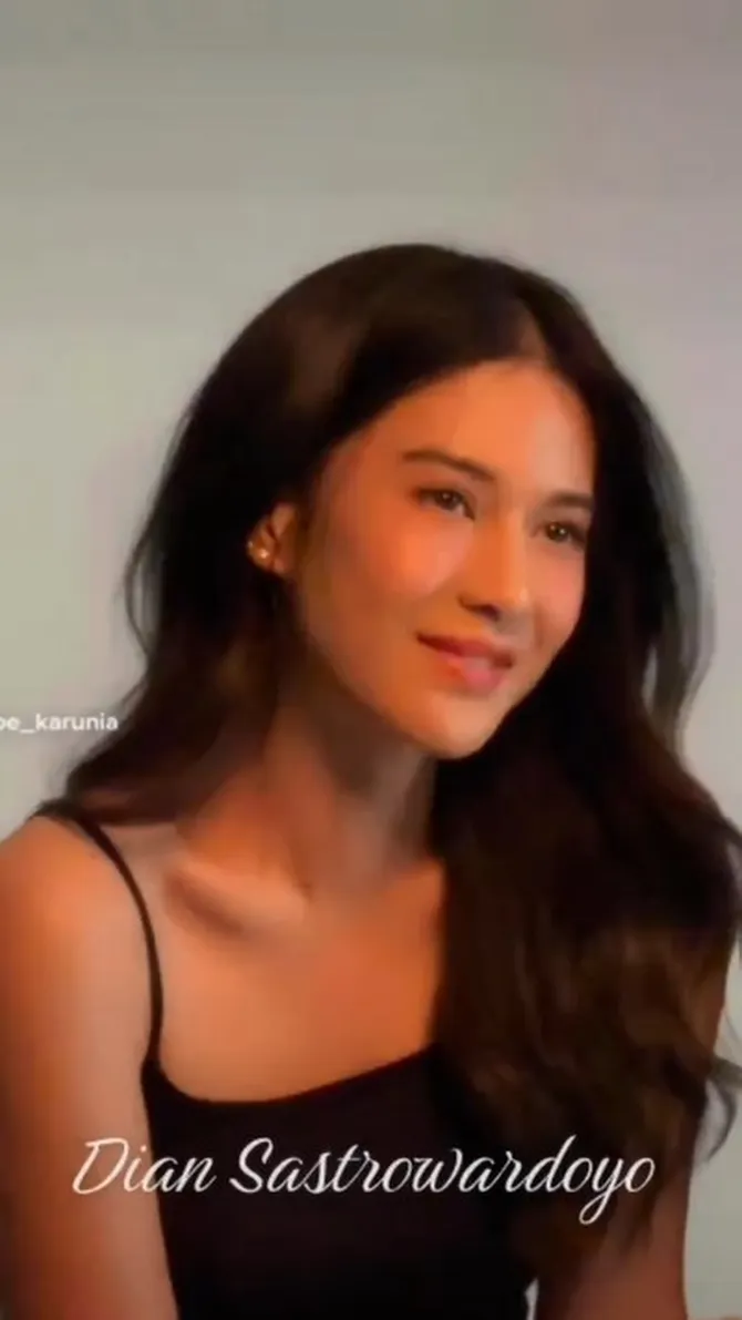 Pemotretan Dian Sastro yang Viral di TikTok Hingga Twitter, Cantik Itu  Relatif Tapi Kalau Disas Mutlak - Kapanlagi.com