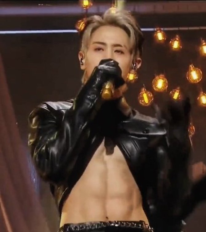 Potret Yoseob HIGHLIGHT yang Bikin Heboh Netizen Korea, Idol Berusia 32  Tahun yang Pamer Abs Sempurna - Kapanlagi.com
