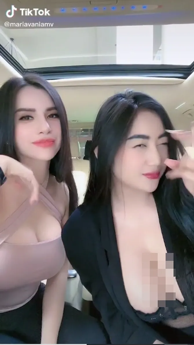 Sama-Sama Hot, Potret Kompak Pamela Safitri dan Maria Vania Bikin Konten  Bareng - Tampil Seksi Bikin Netizen Gagal Fokus - Kapanlagi.com