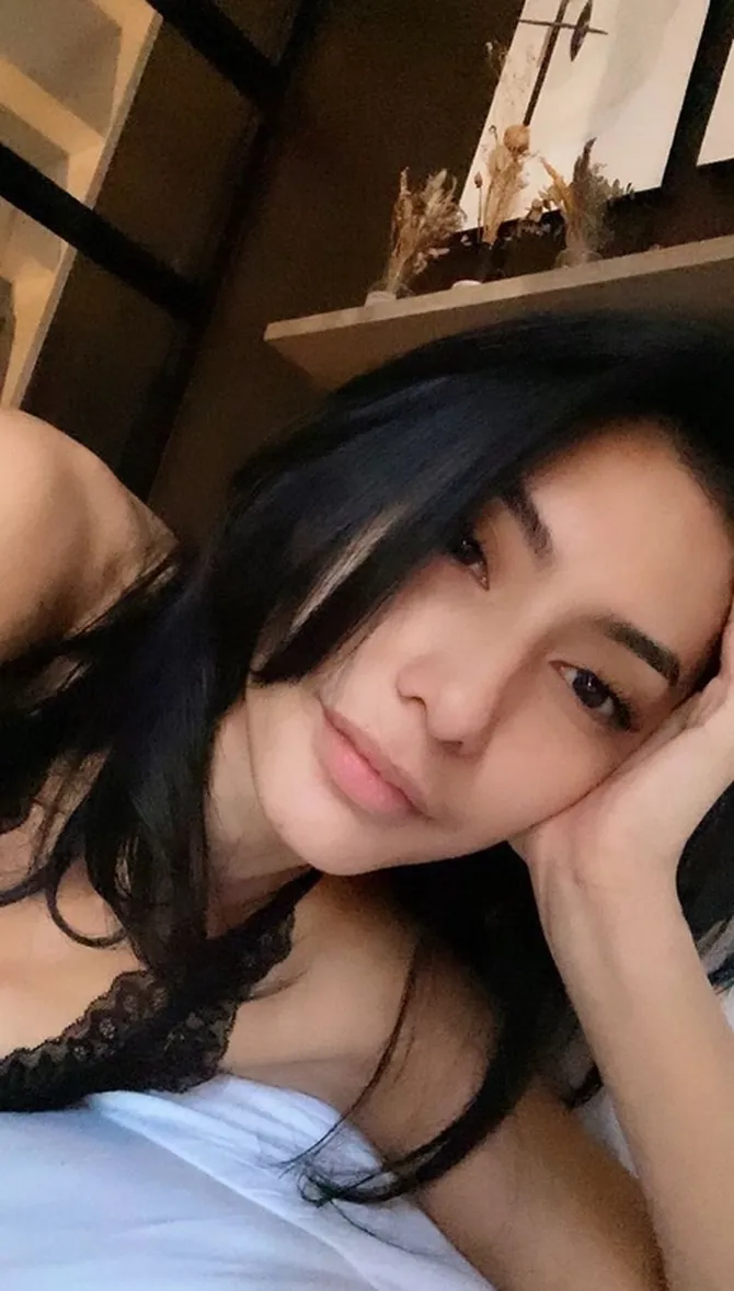 Tyas Mirasih Makin Cantik Usai Resmi Menjanda, Senyum Bahagia Rasakan  Kupu-Kupu di Dada - Sedang Jatuh Cinta? - Kapanlagi.com