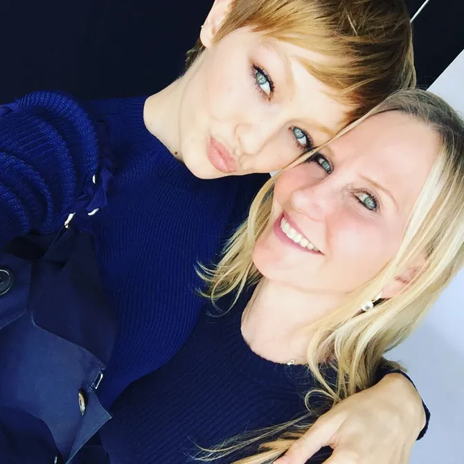 foto: tampil dengan rambut super pendek, gigi hadid makin cantik?